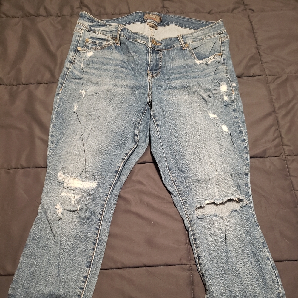 Torrid distressed mid-rise Skinny blue jeans